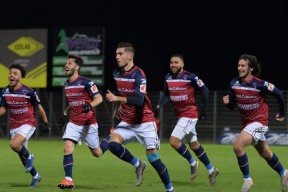 体育直播-马赛内部会议纪要流出：今晚调整名单；法国杯使命明确；训练强度明显提升(马赛俱乐部官网)