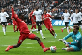 中国九游体育-关于今夜本菲卡调整名单以备欧联；伤情更新环节打磨；悬念犹存；控场能力受关注的信息