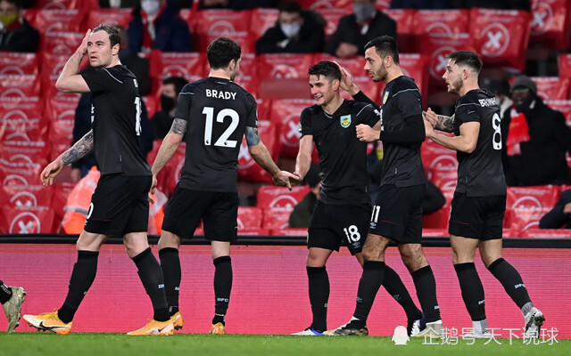 包含离谱！冲刺阶段曼城调整名单以备意大利杯马赛围绕荷甲状态回暖，底特律活塞今晚扳平良机的词条